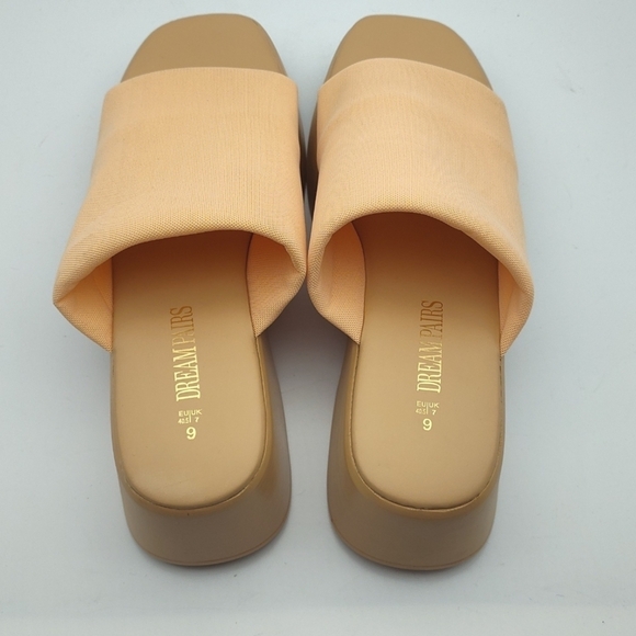 New Platform Sandal in Tan/Peach by Dreampairs Size 9 - Picture 8 of 10
